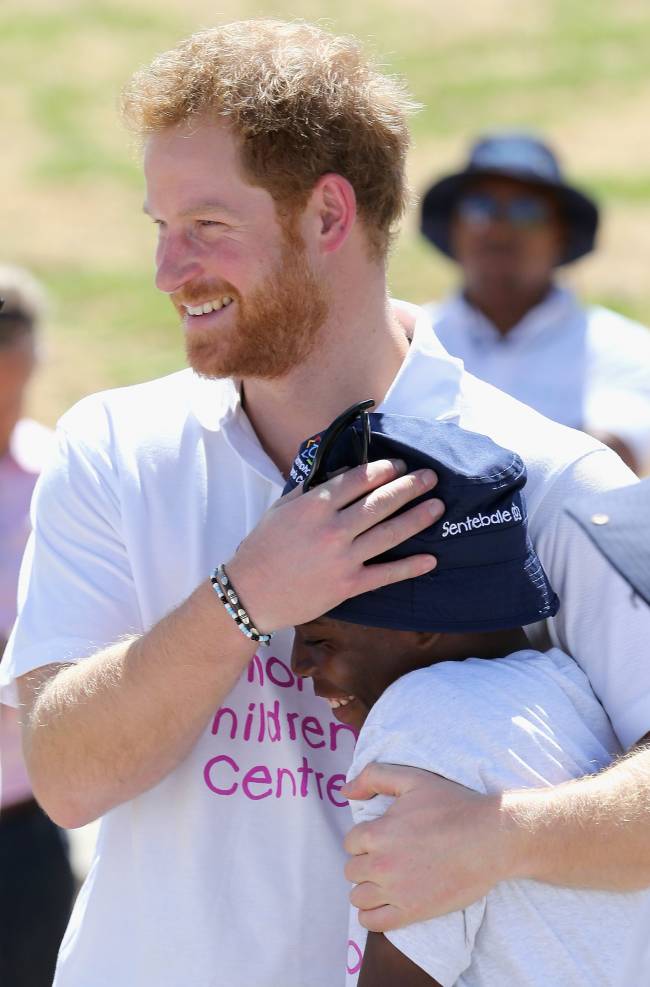 В память о маме: принц Гарри посвятил открытие детского центра в Африке принцессе Диане