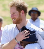 В память о маме: принц Гарри посвятил открытие детского центра в Африке принцессе Диане