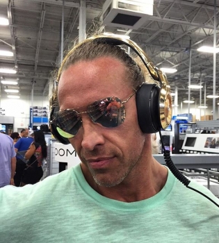 Муж Наташи Королевой похвастался высоким сыном