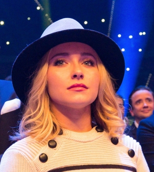 Хайден Панеттьери впервые появилась на публике после лечения от депрессии