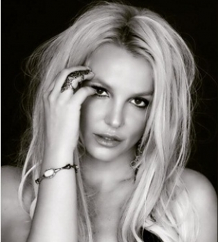 Бритни Спирс станцевала под песню Адель