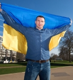 Владимир Кличко с флагом Украины