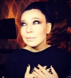 Эпатажно: певица Елка похвасталась ультрамодными аксессуарами