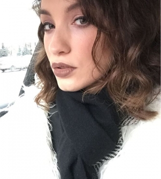 Молодая мама Виктория Дайнеко продемонстрировала стройную фигуру в сексуальном наряде