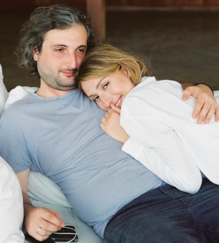 Солист Mgzavrebi Гиги Дедаламазишвили и его жена Марина Карпий