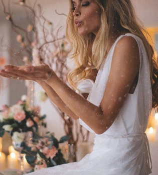 Веру Брежневу назвали самой популярной знаменитостью в сети