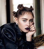 Дочь Джуда Лоу дебютировала в качестве модели