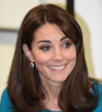 Неожиданно: Кейт Миддлтон купила наряд для принцессы Шарлотты за 745 гривен