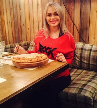 Звезда сериала &quot;Универ&quot; Анна Хилькевич впервые стала мамой