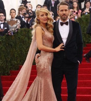 Райан Рейнольдс и Блейк Лайвли отпраздновали первый день рождения дочери