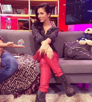 Нюша призналась, почему не комментирует личную жизнь