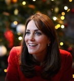 Кейт Миддлтон и принц Уильям с детьми: в сети появился первый совместный портрет королевской семьи