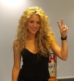 Болеем за папу: Шакира поделилась трогательным фото сына с матча Жерара Пике