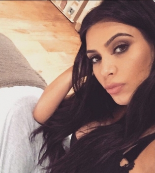 Ким Кардашьян опубликовала первое селфи после рождения сына