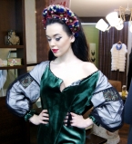 Мария Яремчук выбрала роскошный новогодний наряд