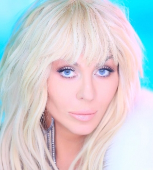 Ирина Билык в сексуальном боди спела о мужчине своей мечты