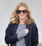 Всегда прекрасна: Роузи Хантингтон-Уайтли демонстрирует отменный casual-стиль