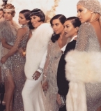 Милее некуда: семейство Кардашьян выпустило рождественскую открытку