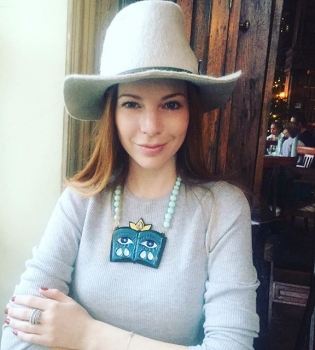 К празднику готовы: Наталья Подольская похвасталась новогодней елкой