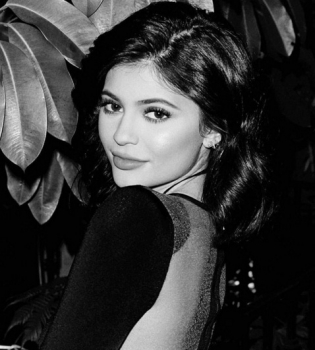 Кайли Дженнер показала свою первую татуировку в пикантном месте