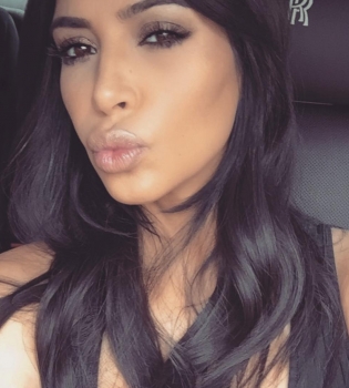 Ким Кардашьян показала фигуру после родов