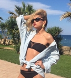 Вера Брежнева полностью разделась для новой фотосессии