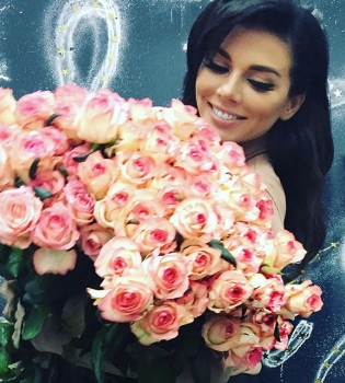 Анна Седокова больше не скрывает своего нового возлюбленного