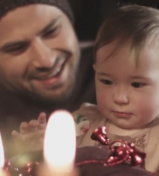 Владимир Ткаченко снял 10-месячную дочь в новом видео