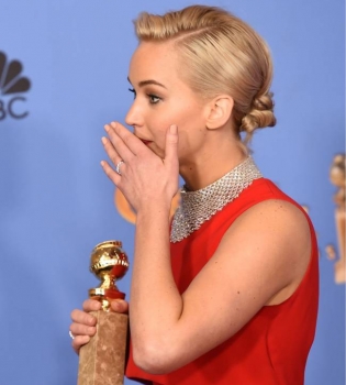 Поклонники раскритиковали Дженнифер Лоуренс за выступление на &quot;Золотом глобусе&quot;