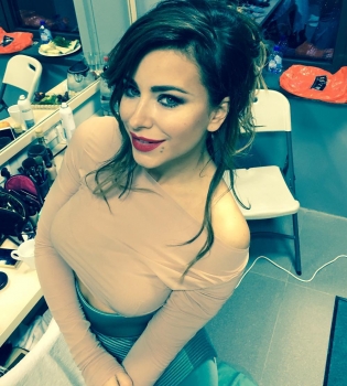 Ани Лорак спела о драме в личной жизни