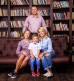 Оксана Гутцайт с мужем и детьми