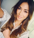 Селфи в постели: Николь Шерзингер показала, как проводит выходные