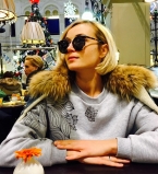 Полина Гагарина продемонстрировала стройную фигуру на отдыхе с семьей