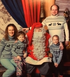 Виктор Бронюк отдохнул в Лапландии с женой и детьми: эксклюзивные фото