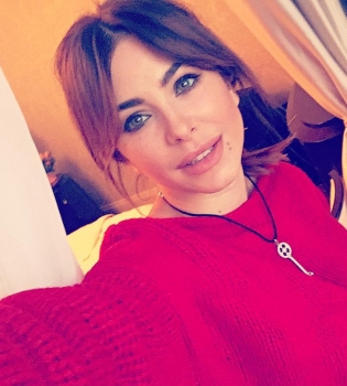 Ани Лорак увеличила грудь?