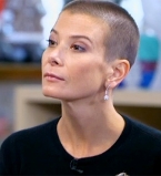 Юлия Высоцкая о новой стрижке: &quot;Понятия не имела, что меня побреют налысо&quot;