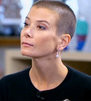 Юлия Высоцкая о новой стрижке: &quot;Понятия не имела, что меня побреют налысо&quot;