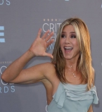 Смело: Дженнифер Энистон удивила поклонников новой прической