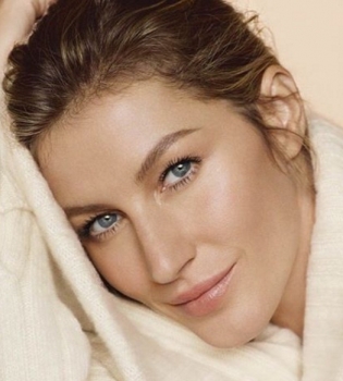 Заботливая мама: Жизель Бундхен растрогала публику фотографиями с детьми