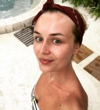 Жаркие снимки: Полина Гагарина поделилась новыми фото с отдыха