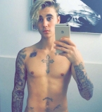 Сексуальный Джастин Бибер опубликовал селфи после душа