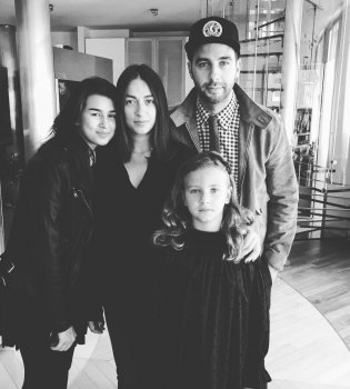 Иван Ургант публично признался в любви к своей жене