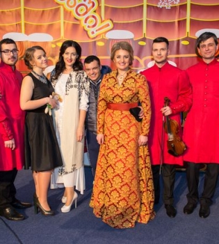 Щасливе Різдво ансамблю Українські Барви