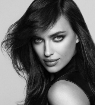 Ирина Шейк снялась топлес для рекламы Givenchy