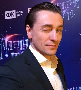 Сергей Безруков снялся в романтической фотосессии со свой новой пассией