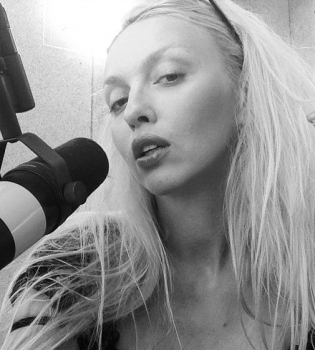 Оля Полякова без макияжа