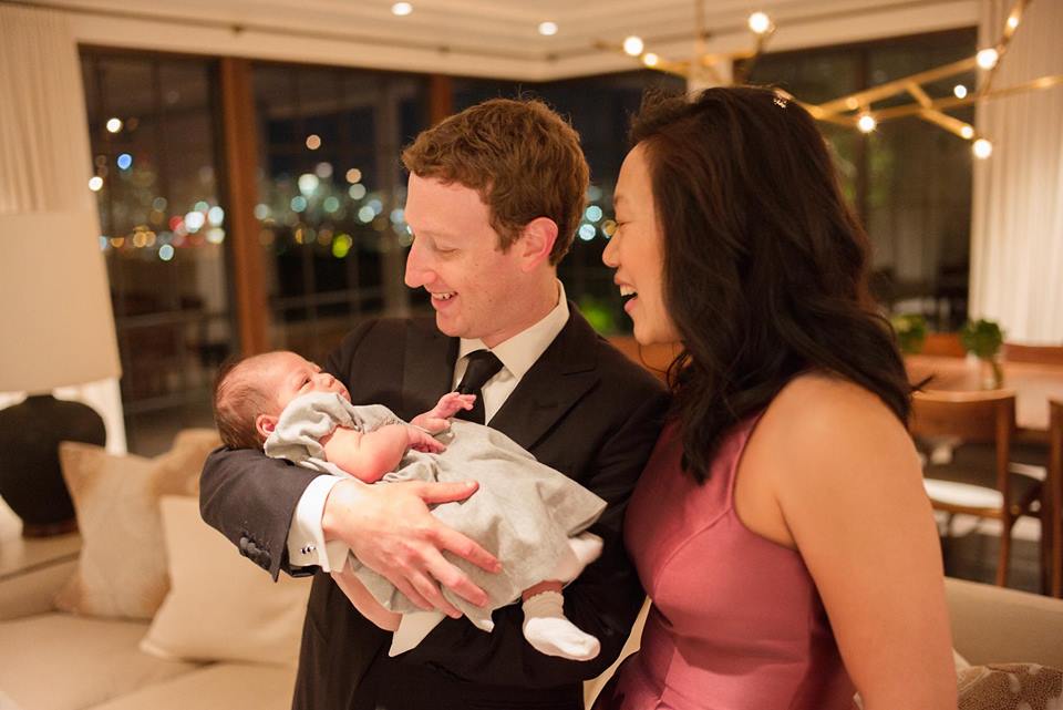 Марк Цукерберг растрогал фанатов новым снимком дочери в бассейне