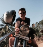 Дмитрий Комаров провел зимний отпуск в Индии