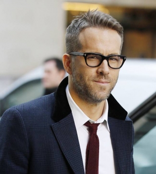 Всегда на высоте: Райан Рейнольдс покоряет отменным стилем в Лондоне