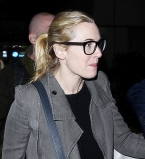 Кейт Уинслет впервые за долгое время появилась на публике без макияжа